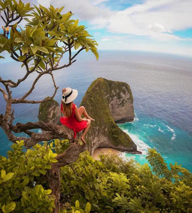 Kelingking Beach by Bali Fast Ferry